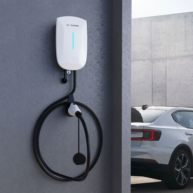Na ścianie 7kw Typ 2 ładowarka EV Europejski standard App Control Szybkie ładowanie